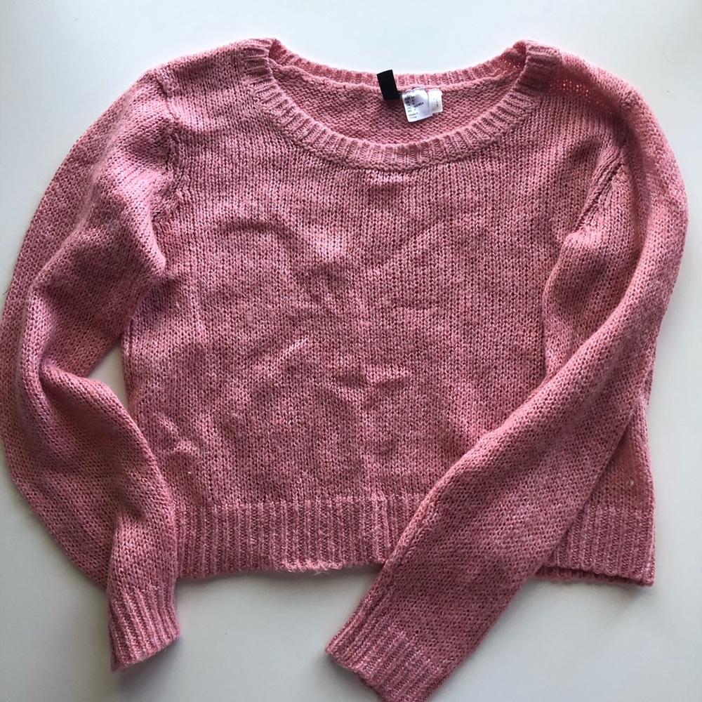 Cropped pink sweater